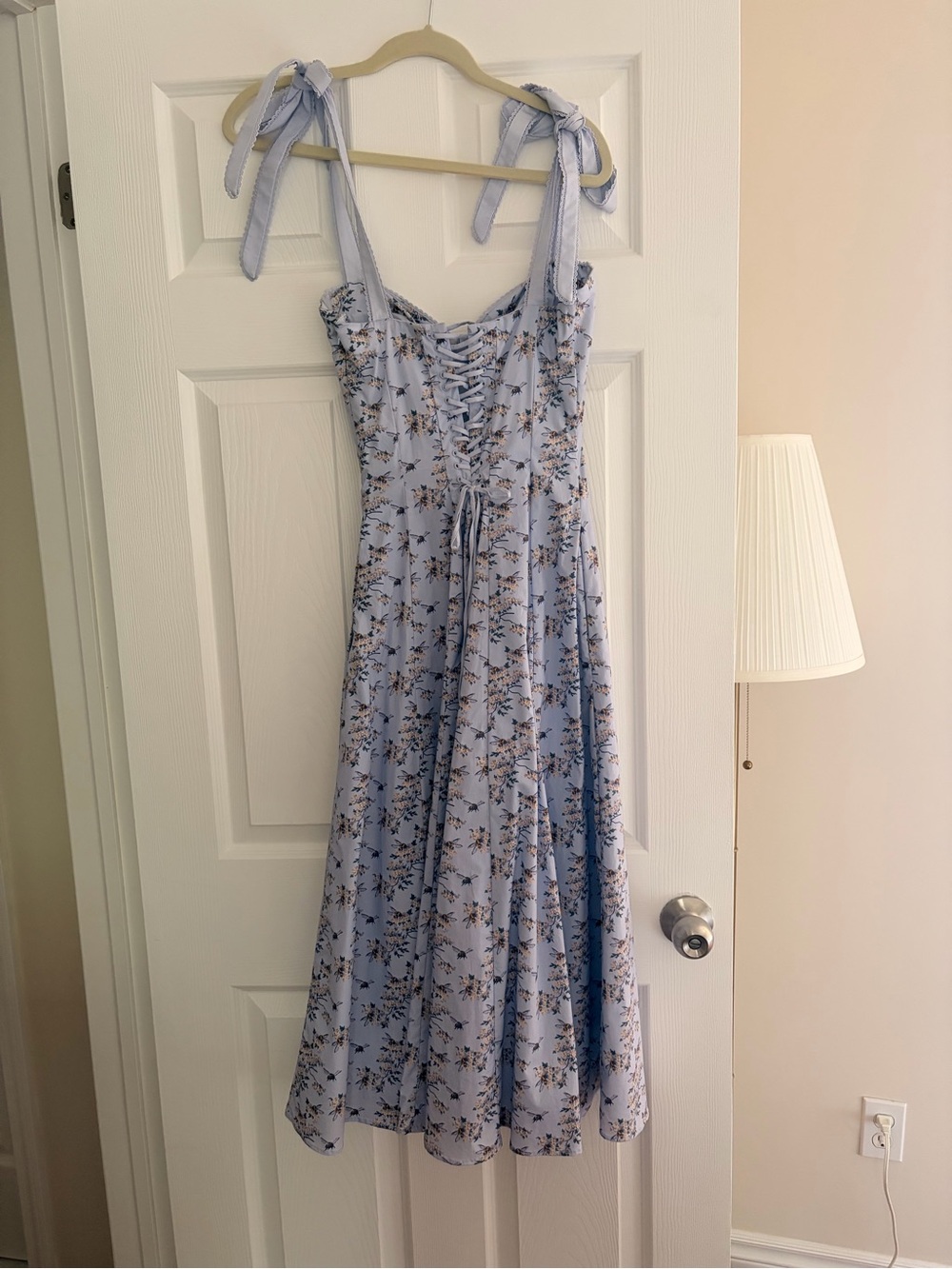 House of CB Light Blue Floral Tie-Shoulder Midi Dress Emely - Picture 5 of 6